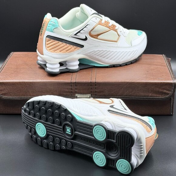 Wmns Nike Shox Enigma 'Aurora Green Rose Gold' - Picture 5 of 11